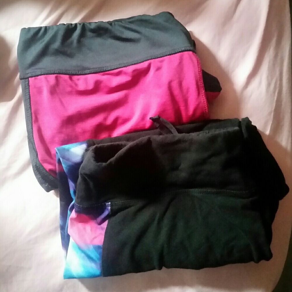 2 pairs danskin now active capris